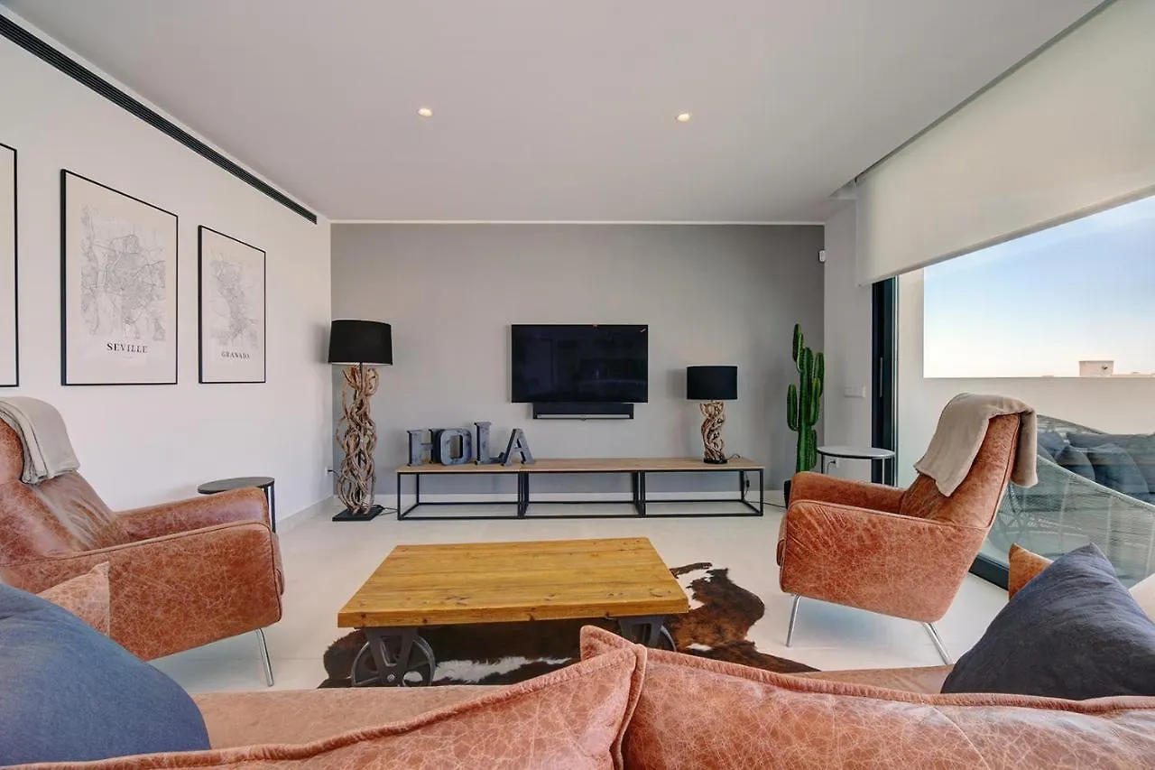 Stylish Three Bedroom Apartment @ Higueron West! Fuengirola 0*,