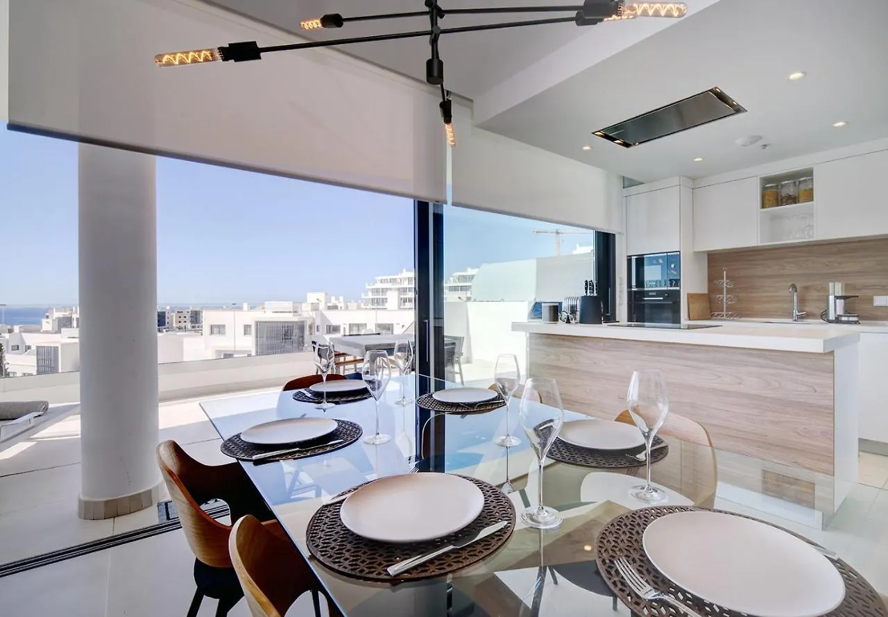 Stylish Three Bedroom Apartment @ Higueron West! Fuengirola İspanya